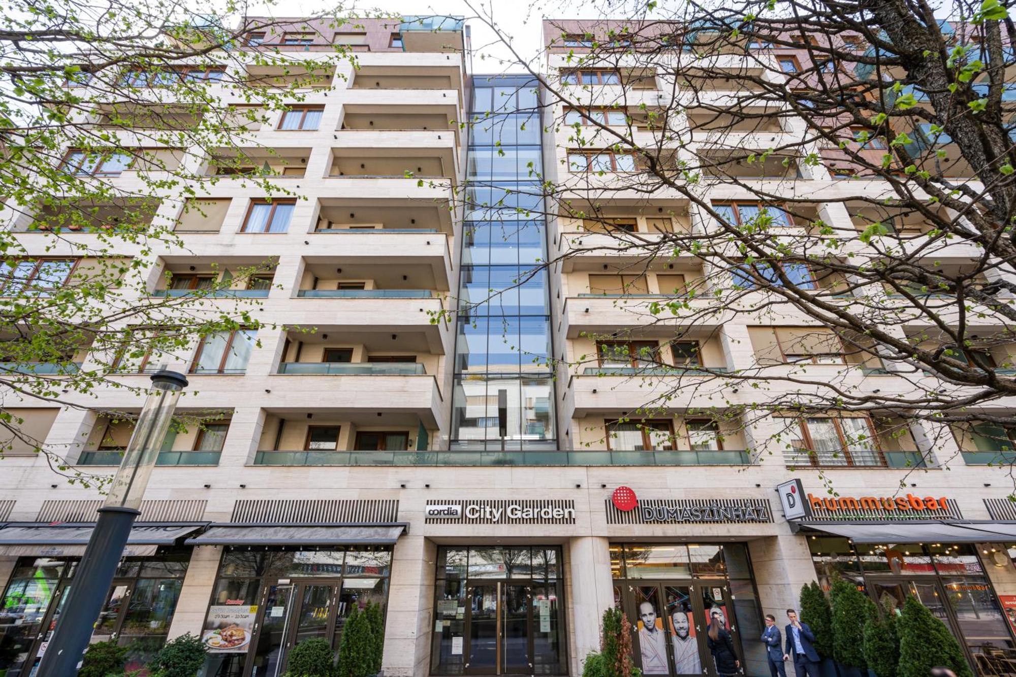 City Center Corvin Suite Apartment — Fotók 1